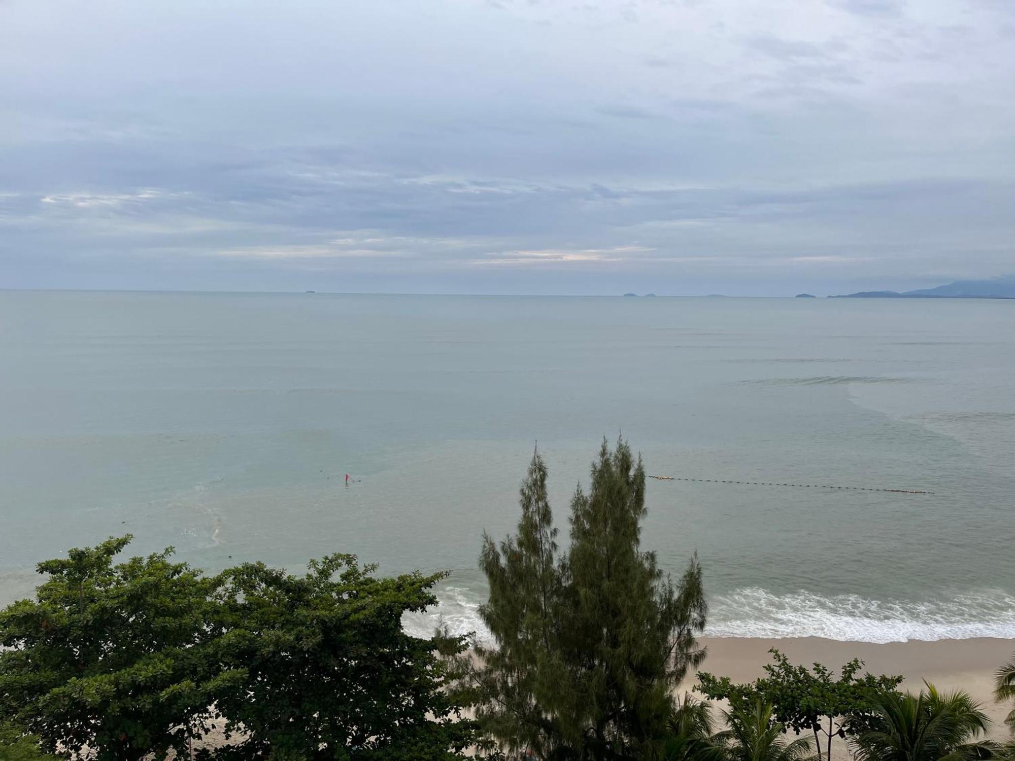 Hotel Paradise By The Sea In Penang By Veron At Rainbow Paradise Tanjung Bungah  Esterno foto