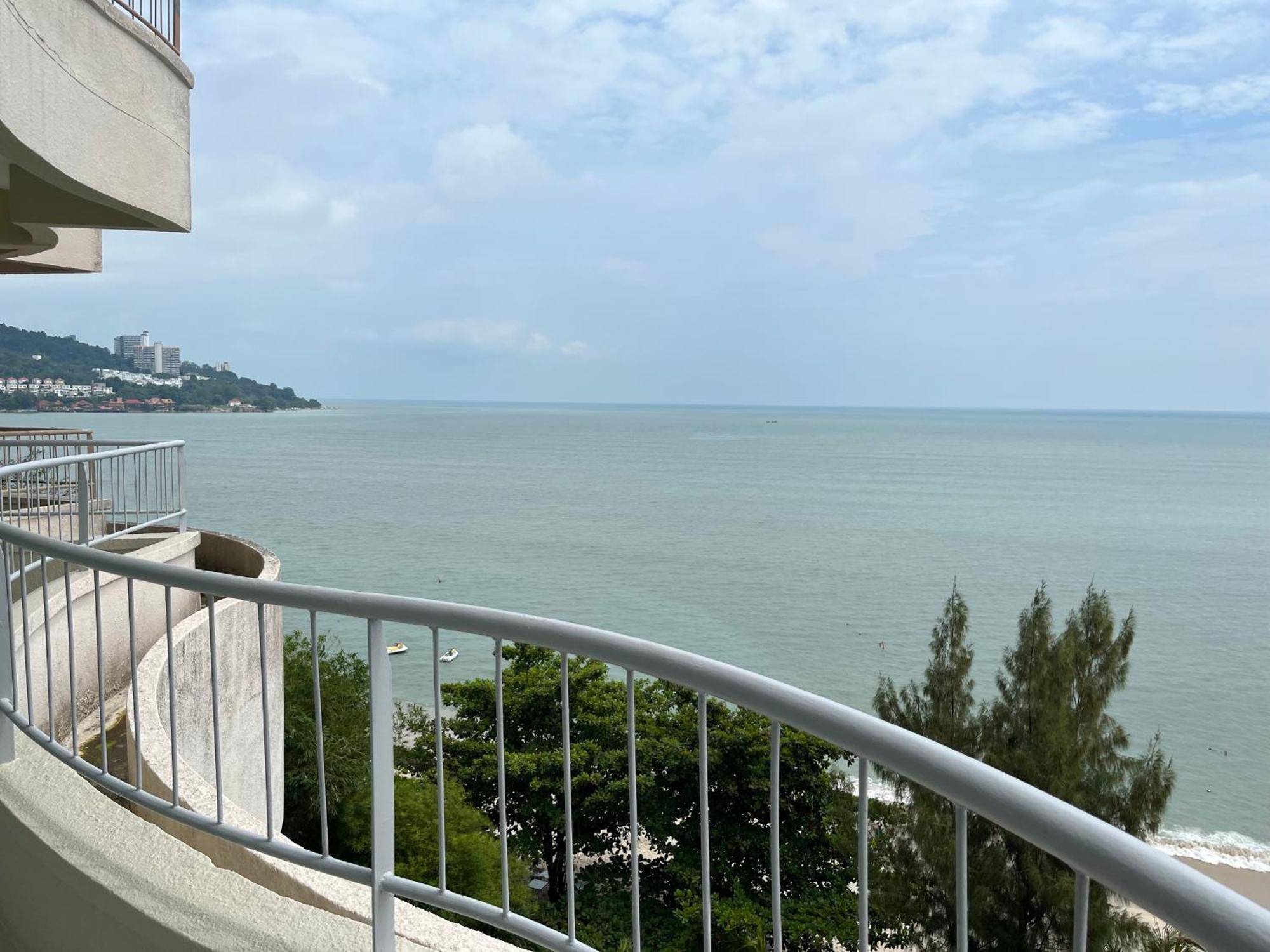 Hotel Paradise By The Sea In Penang By Veron At Rainbow Paradise Tanjung Bungah  Esterno foto